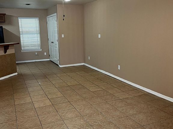 3rd image of 3931 Bourbon St #2