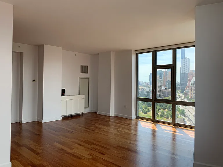 100 Jay St #22G — Photo 4