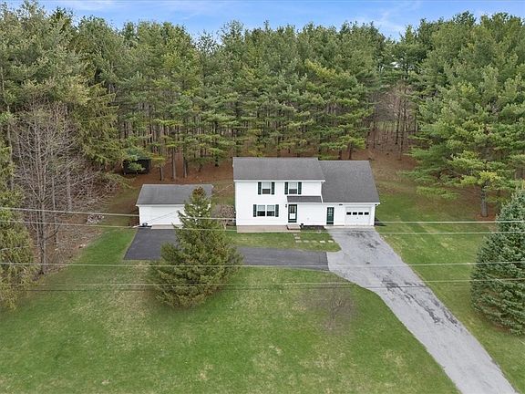 4th image of 140 Budd Rd
