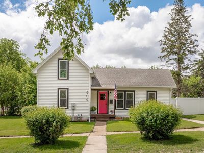 806 W 9th St, Cedar Falls, IA, 50613