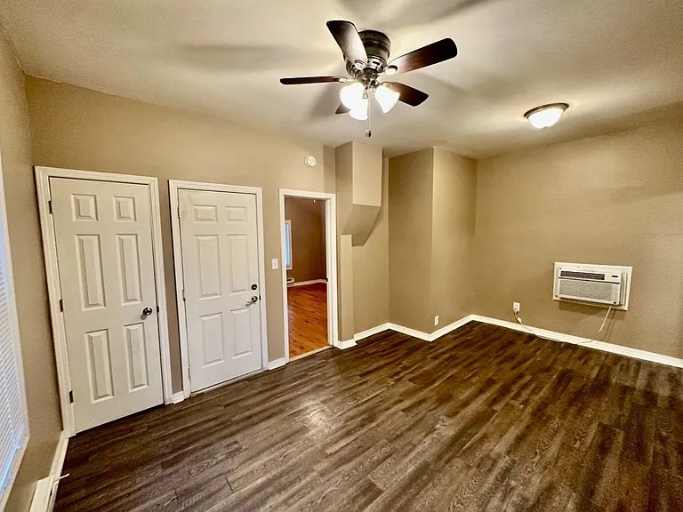 485 Belvidere St E — Photo 2