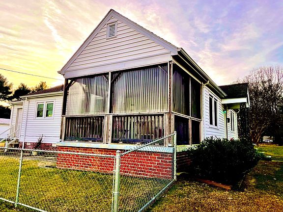 3rd image of 501 Church St