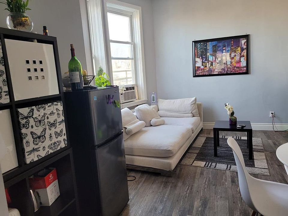 2nd image of 345 49th St APT 5