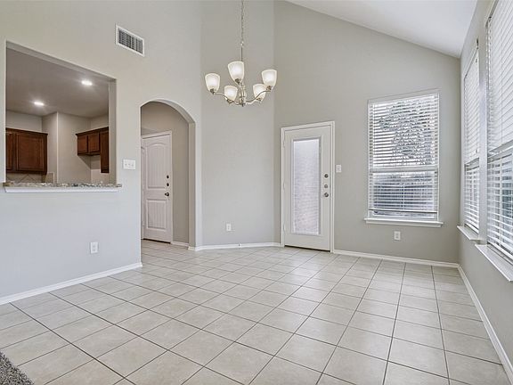 4th image of 209 Riverdell Ct
