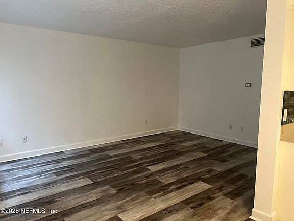 4th image of 1800 PARK Avenue #355