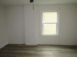 1698 Jackson St APT 3, Dubuque, IA 52001