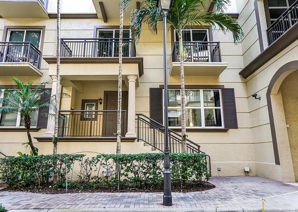 1st image of 2609 NE 14th Avenue #114