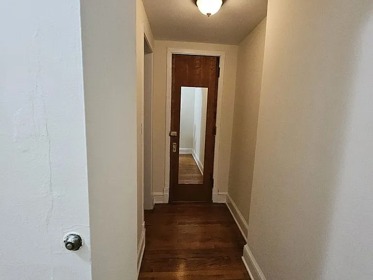 817 W Belle Plaine Ave #3F — Photo 10
