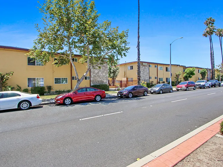 Westminster Apartments — Photo 38