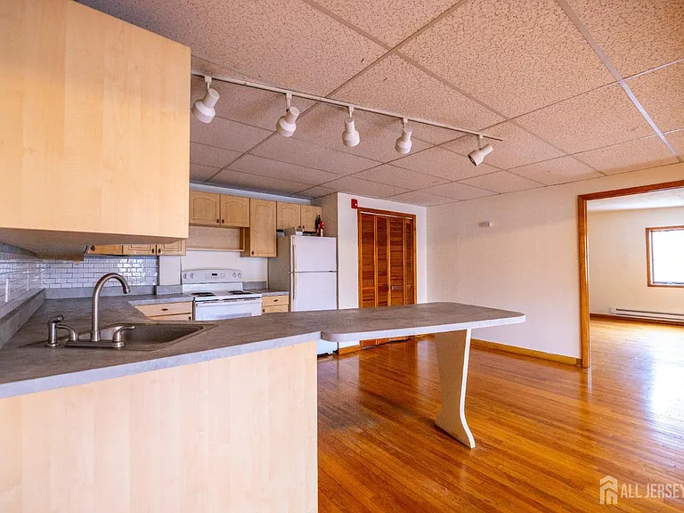 353 Springfield Ave — Photo 9