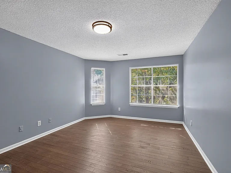 1024 Wiltshire Way — Photo 12
