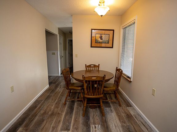 5th image of 3410 Pine Grove Dr