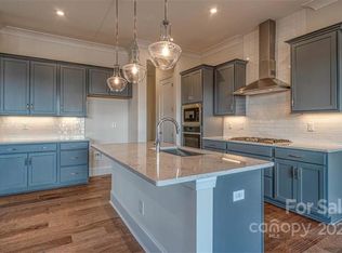 3015 Wittering Dr, Charlotte, NC 28226