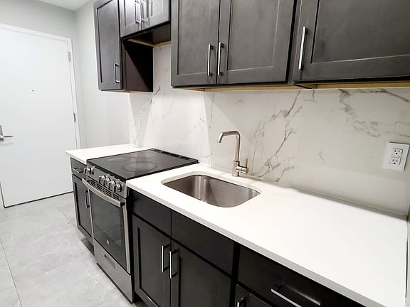 2nd image of 1268 Findlay Ave #1B