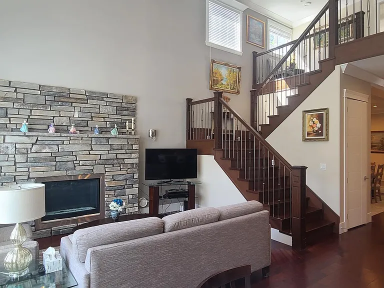 17136 3a Ave — Photo 9