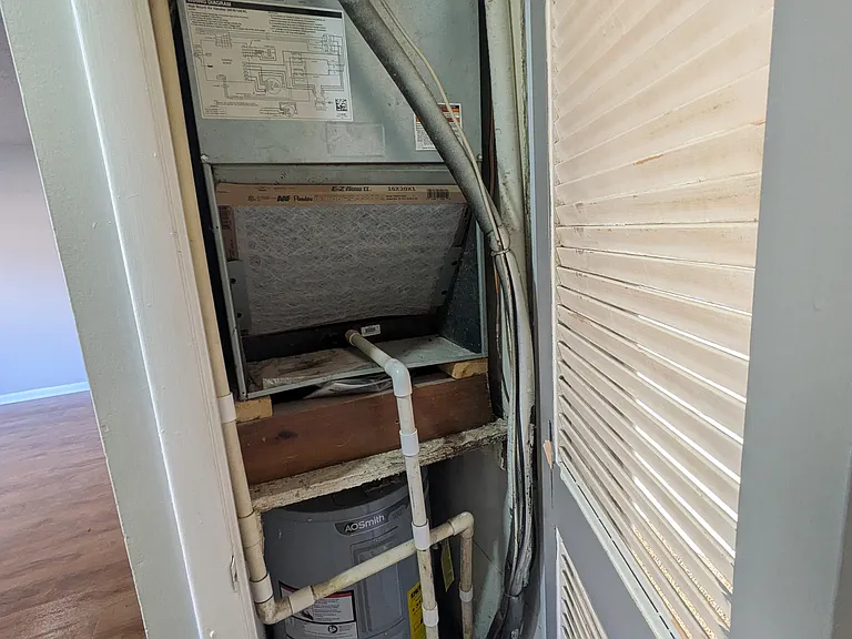 Torrance Apartment — Photo 15