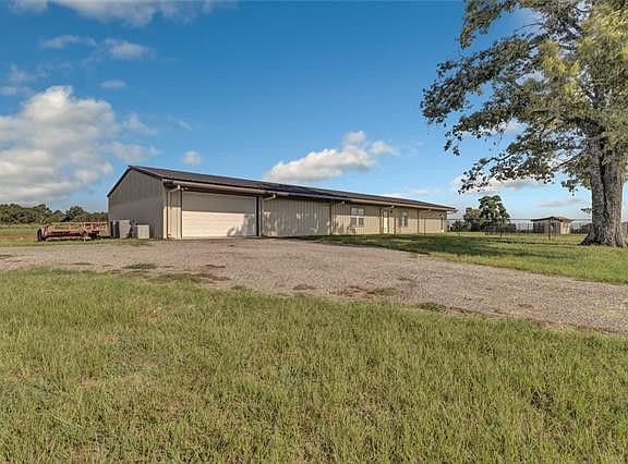 2nd image of 1187 County Road 3605