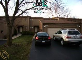 25100 Woodvale Dr S, Southfield, MI 48034