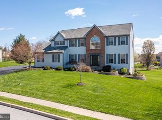 110 Orchard View Dr, Douglassville, PA 19518