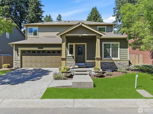 7624 NE 201st Place, Kenmore, WA 98028