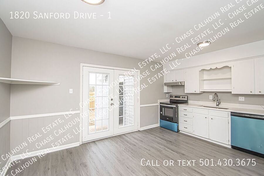 1st image of 1820 Sanford Dr APT 1