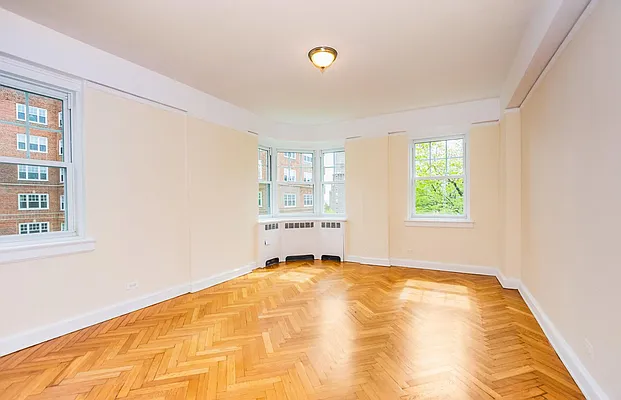 Sold by Re/Max In The City | media 34