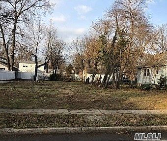 1st image of 92 Evans Ave