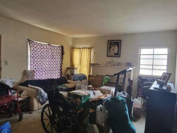 4th image of 3704 Collis Ave