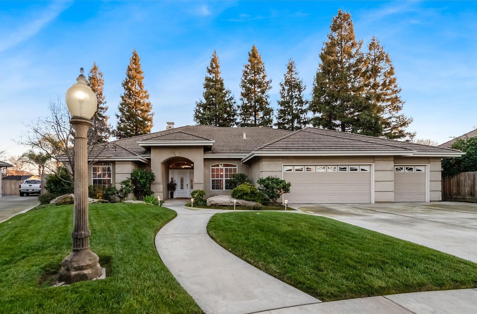 2817 E Laura Court, Visalia, CA 93292 | Zillow