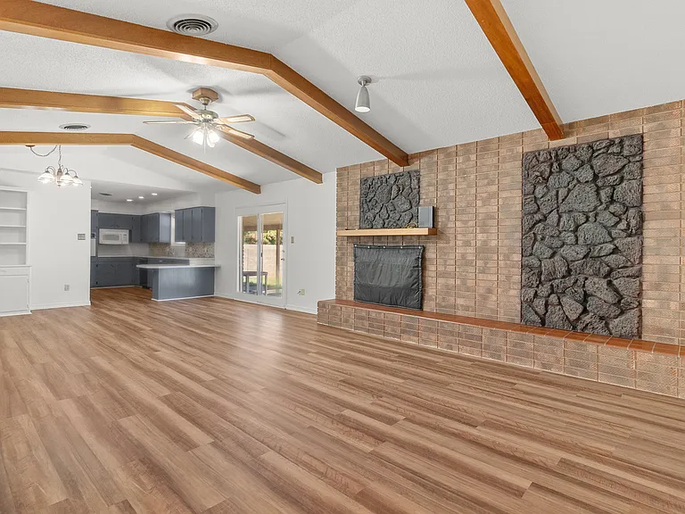 1116 Oakhurst Rd — Photo 6