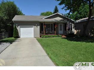 3089 Simmons Ct, Auburn Hills, MI 48326