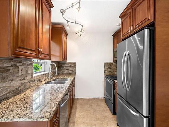 4th image of 1509 SW 32nd Ct