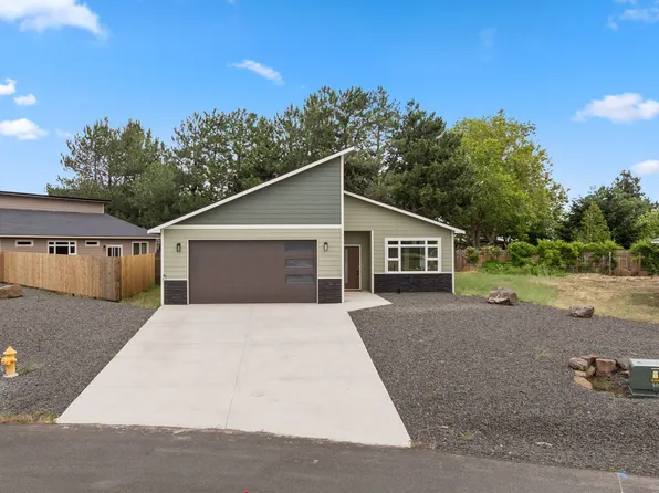 402 Lolly Ln, Dallesport, WA 98617
