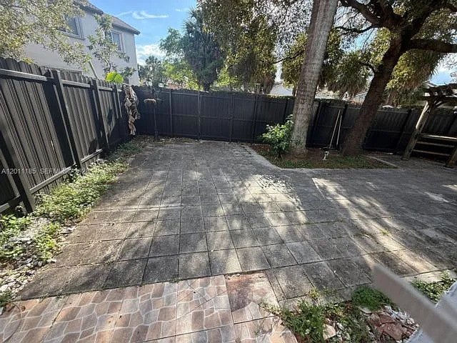 5470 NW 107th Ave #807 — Photo 8