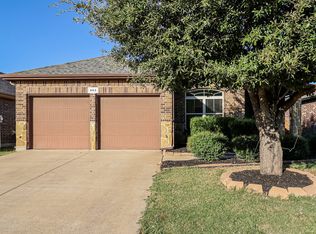 663 Alexander St, Grand Prairie, TX 75051