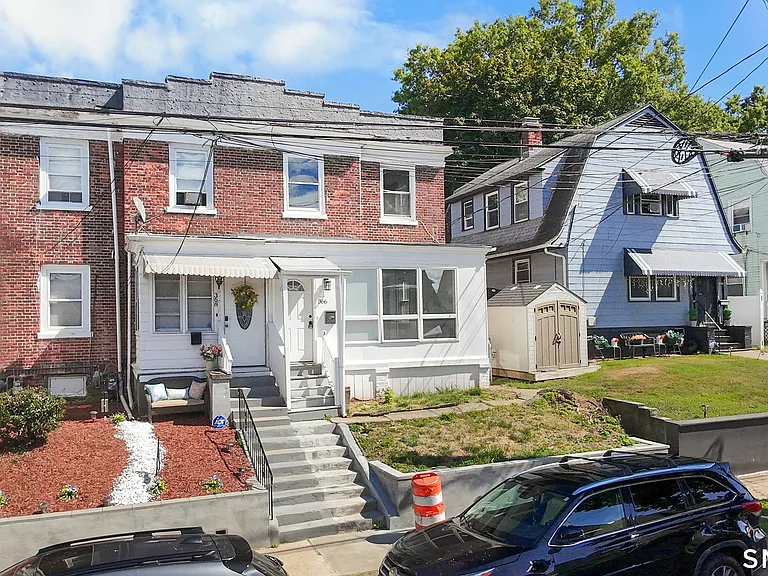 366 Remington St — Photo 17