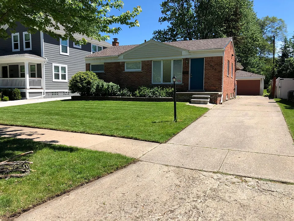 3006 Maplewood Ave