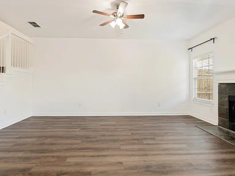 12503 Bay Ave — Photo 4