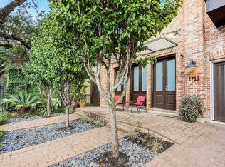 2711 Yupon St, Houston, TX 77006