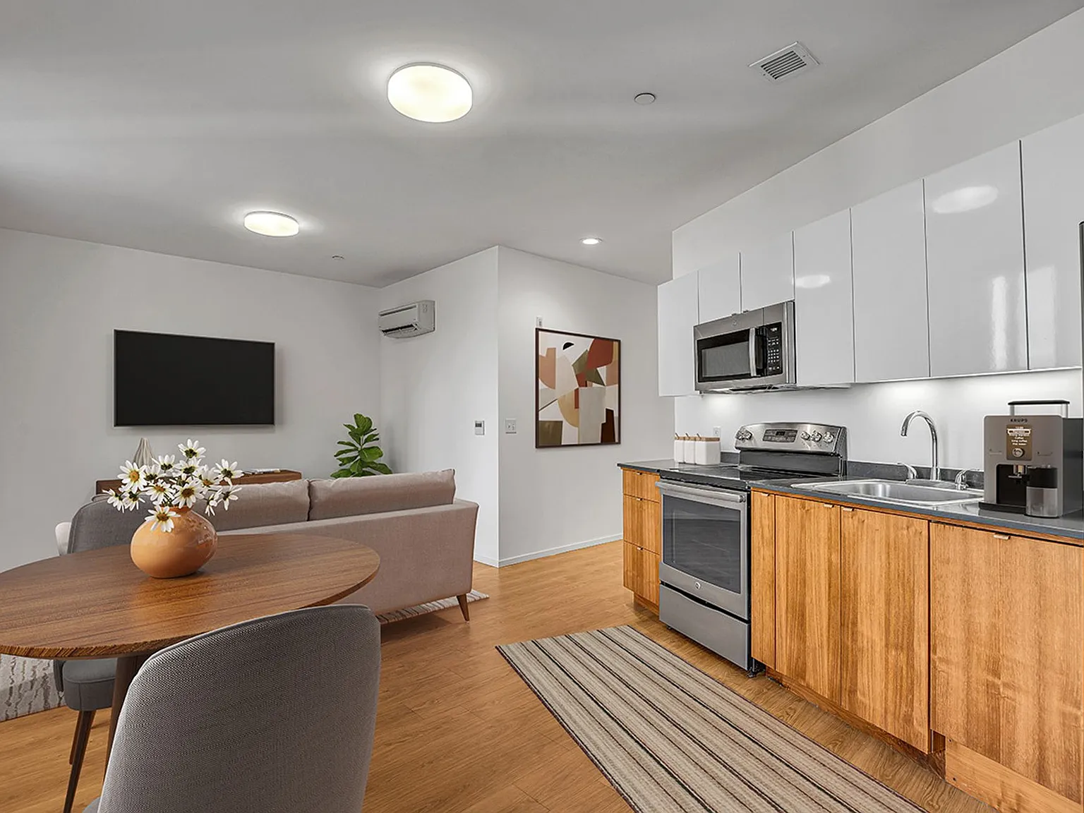The Emery Apartments — Photo 2