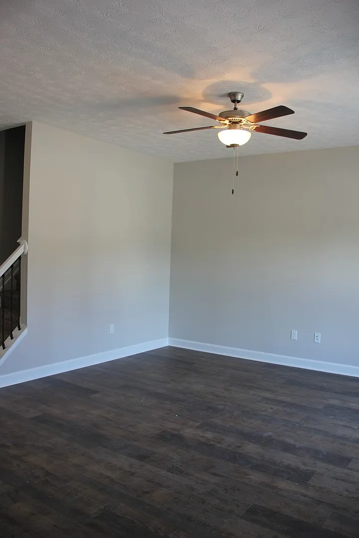 Townhouse for Rent in Cedar Point — Photo 4