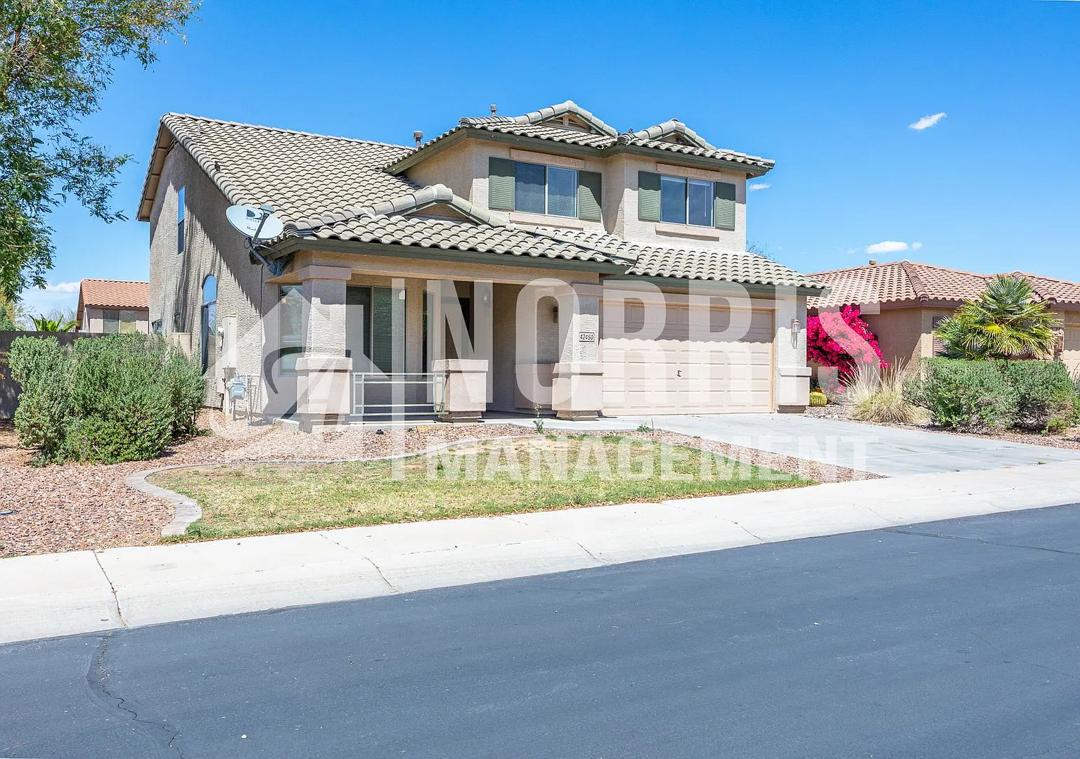 Beautiful Large Home in Maricopa — Photo 2