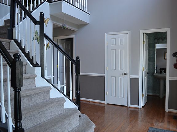 3rd image of 34 Norfolk St
