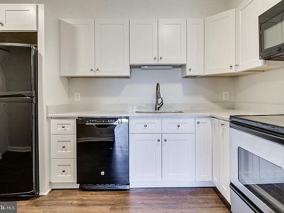 2nd image of 3800 Powell Ln APT 908