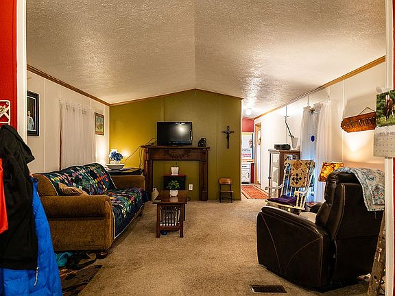 4th image of 31 Martindale Trailer Ct