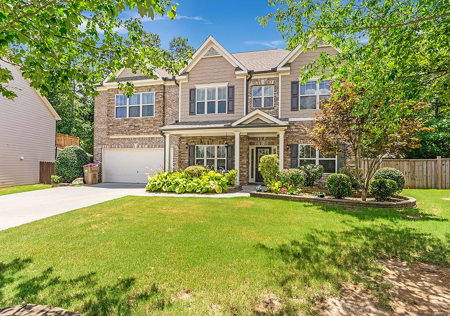 Life at 2635 Azalea Bluff Drive feels easyin the best kind of way. — Photo 1
