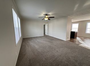 46212 Chadsworth Dr #350, Macomb, MI 48044