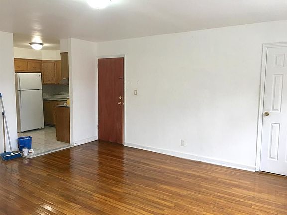 5th image of 7409 85th Dr #2