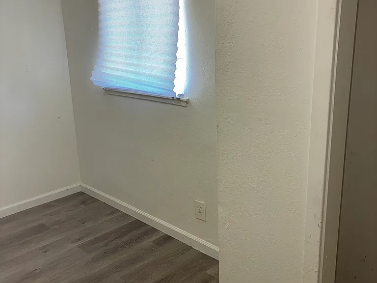 3 rd bedroom next to kitchen