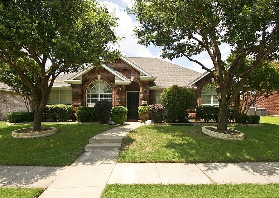 1st image of 1318 Canterbury Dr